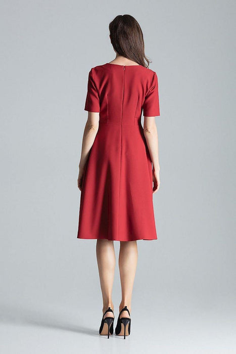 Elegant Sweetheart Midi Dress with Practical Side Pockets