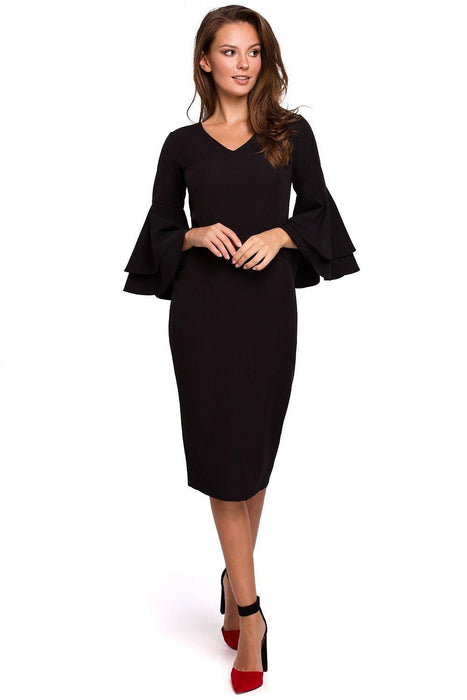 Elegant Flowing Sleeve Cocktail Dress for Memorable Occasions