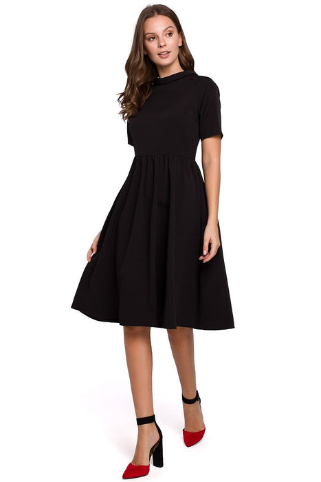 Elegant Ruffled Daydress with Rolled Collar