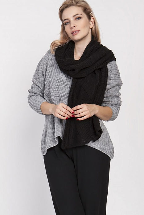 Elegant Knit Wrap - Exquisite Shawl with Detailed Patterns