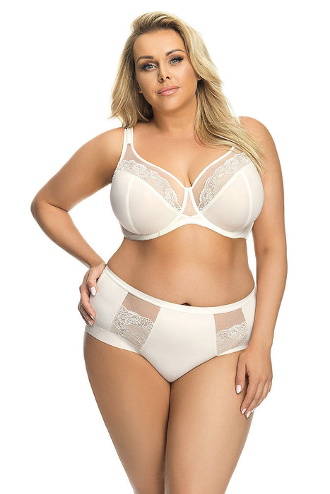 Luxurious Cream Lace Underwire Bra for Curvy Figures