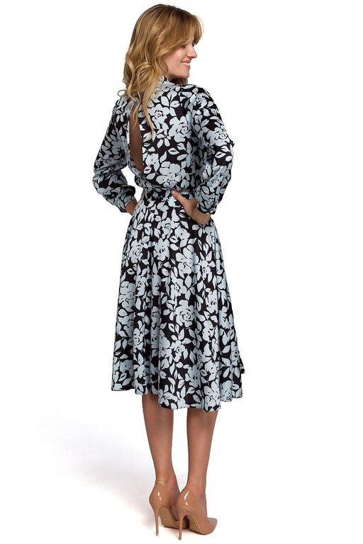 Elegant Stand-Up Collar Dress with Flared Silhouette