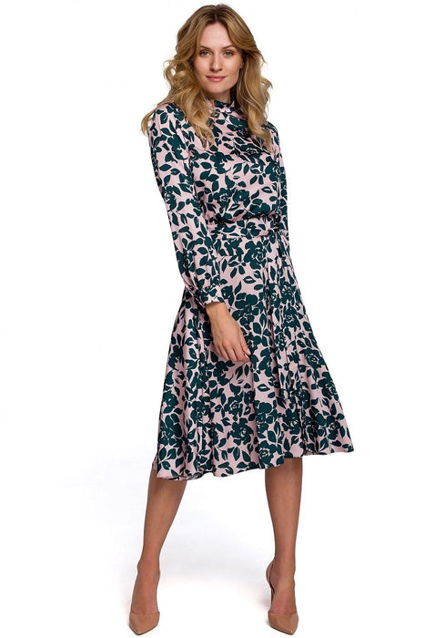 Elegant Stand-Up Collar Dress with Flared Silhouette