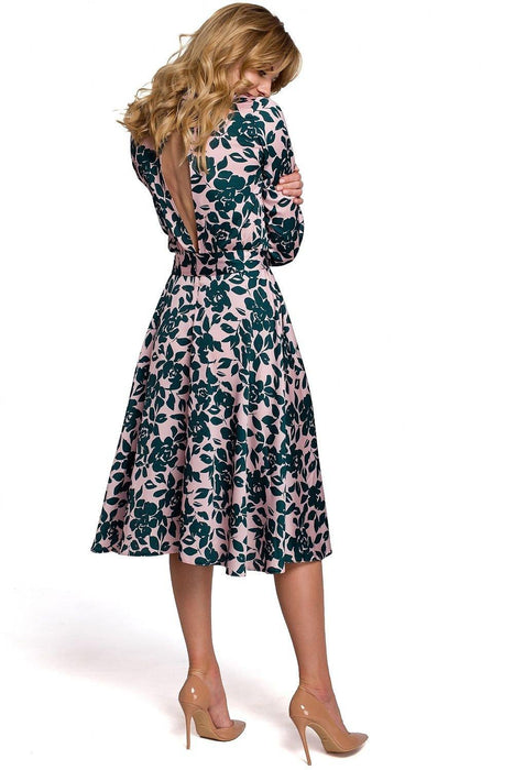 Elegant Stand-Up Collar Dress with Flared Silhouette