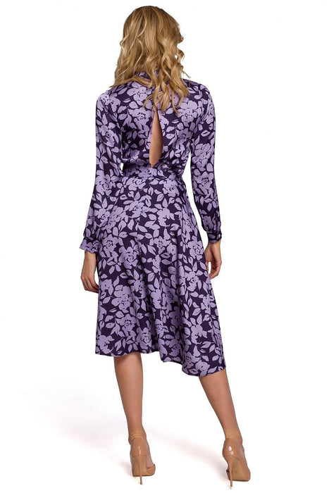 Elegant Stand-Up Collar Dress with Flared Silhouette