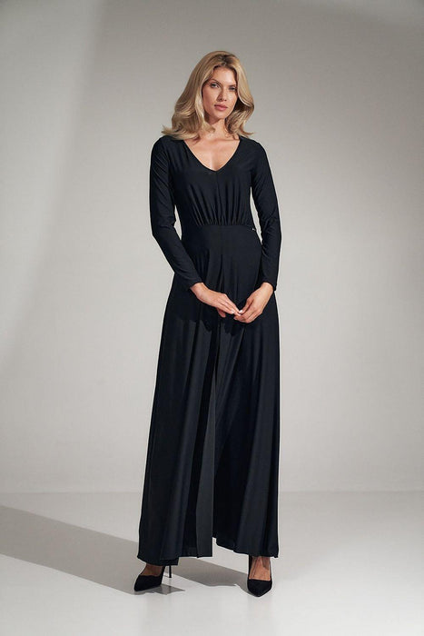 Elegant Black V-Neck Flared Dress with Stylish Slit