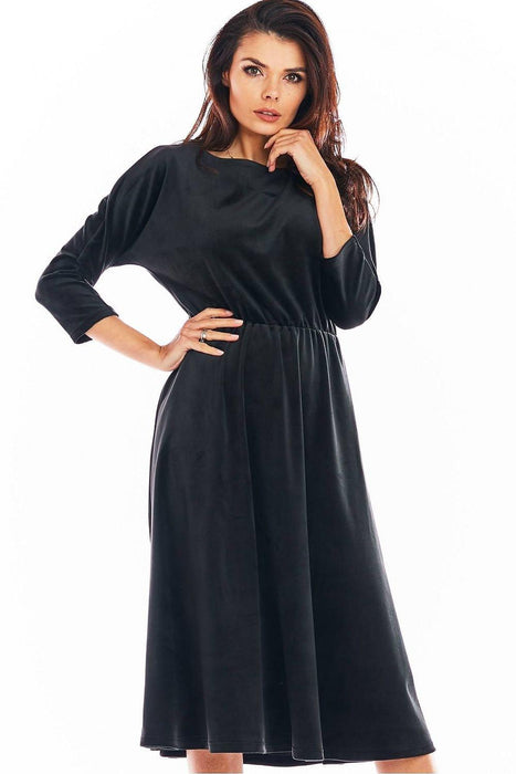 Sophisticated Velour Midi Dress with 3/4 Sleeves