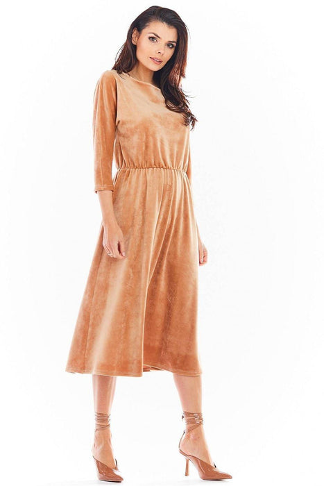 Sophisticated Velour Midi Dress with 3/4 Sleeves