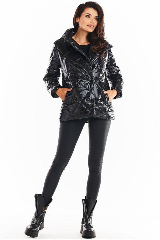 Stylish Quilted Jacket with Chic Button Closure and Elegant Collar