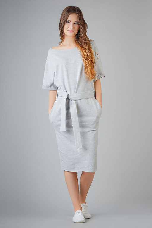 Stylish Kimono-Inspired Tessita Knit Dress with Functional Pockets