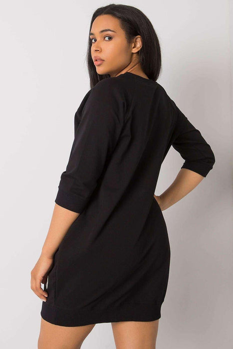 Elegant Plus Size Black Dress with Pocket Convenience