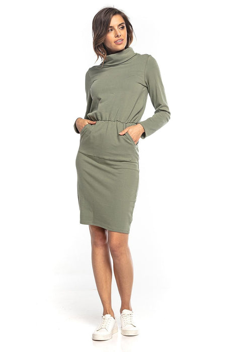 Sporty Chic Midi Dress with Convenient Kangaroo Pocket