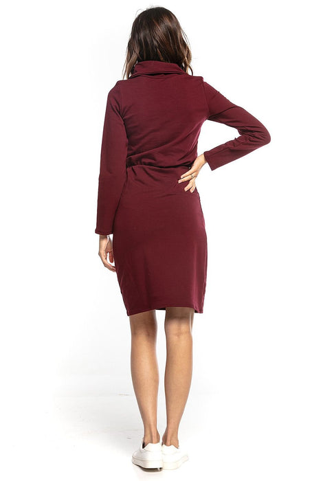 Sporty Chic Midi Dress with Convenient Kangaroo Pocket