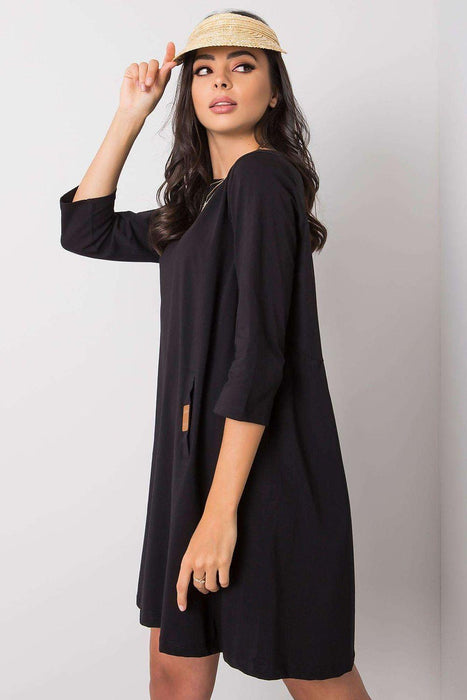 Versatile Cotton Blend Daydress - Trendy 3/4 Sleeves, Relaxed Fit with Functional Pockets