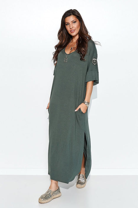 Chic Maxi Dress with Fashionable Slit and Handy Pockets