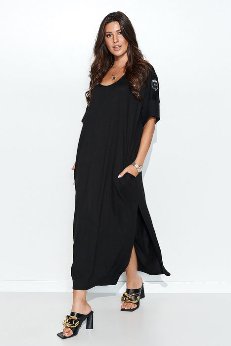 Chic Maxi Dress with Fashionable Slit and Handy Pockets