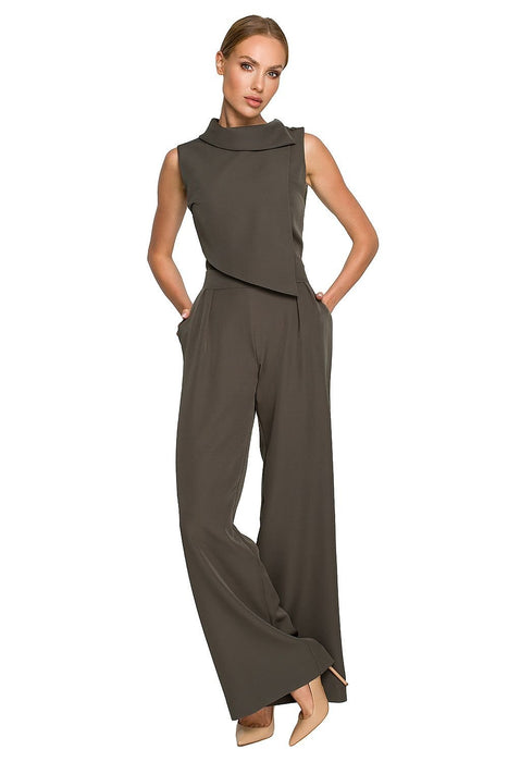 Chic Wide-Leg Jumpsuit with Stylish Roll-Up Collar and Unique Accents