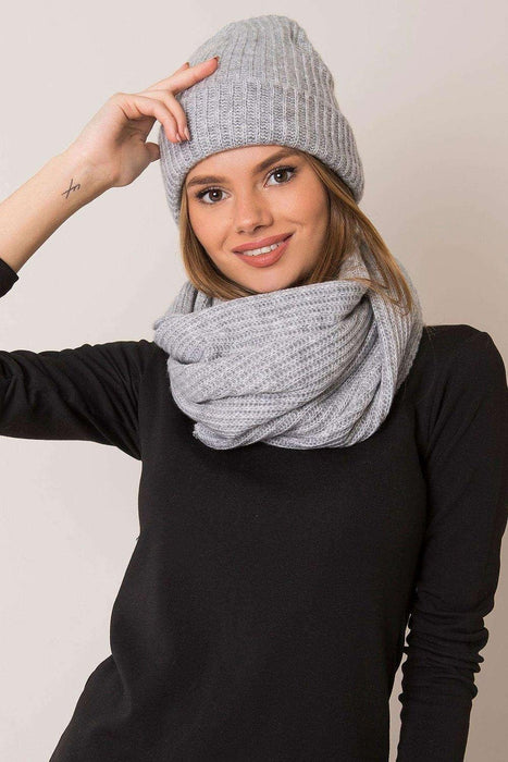 Elegant Winter Hat and Scarf Set