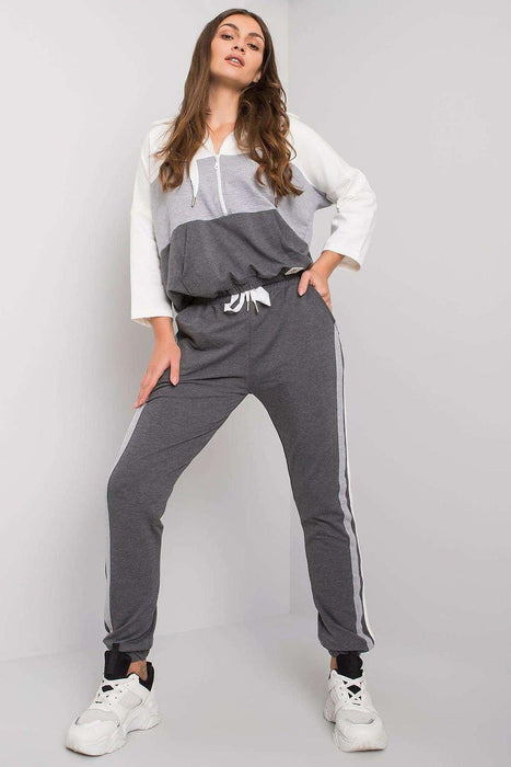 Chic Women's Hoodie and Pants Ensemble: Comfort Meets Style