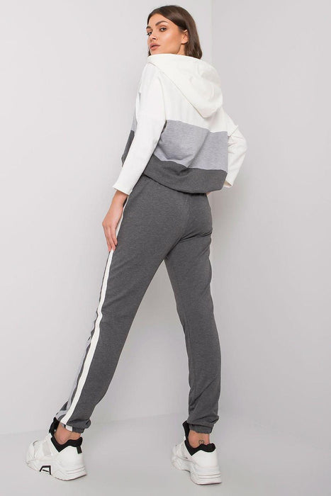 Chic Women's Hoodie and Pants Ensemble: Comfort Meets Style