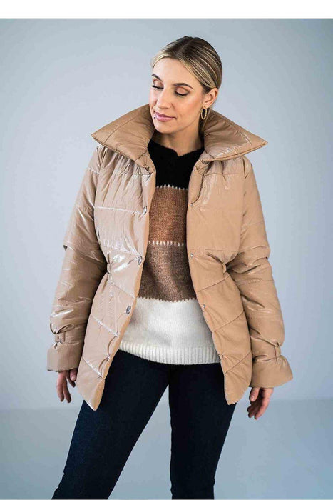 Sleek High-Collar Quilted Jacket with Fashionable Elastic Accents