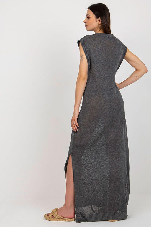 Beach Dress Badu: Chic Knit Maxi for Coastal Escapes