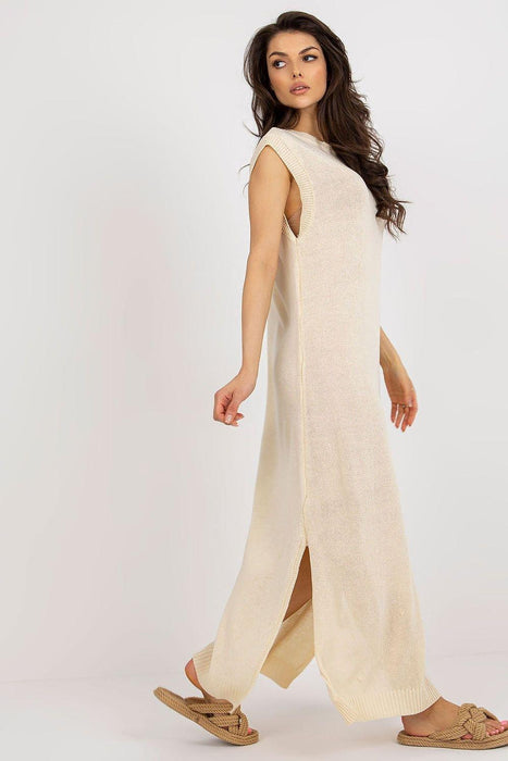 Beach Dress Badu: Chic Knit Maxi for Coastal Escapes