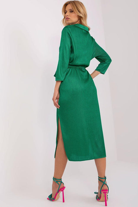 Chic Ribbed V-Neck Midi Dress with Adjustable Waist Detail