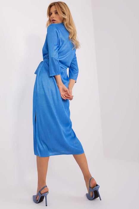 Chic Ribbed V-Neck Midi Dress with Adjustable Waist Detail