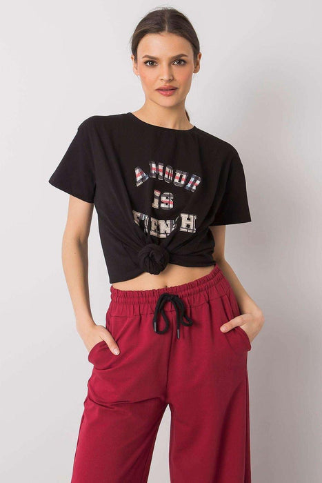 Stylish Women's Graphic Tee for Any Occasion