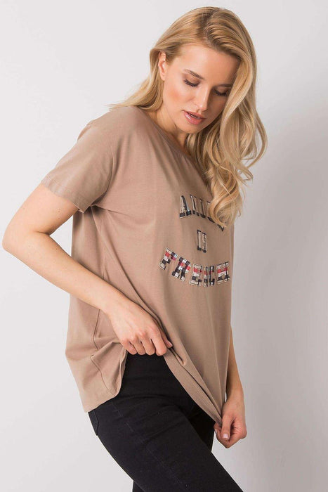 Stylish Women's Graphic Tee for Any Occasion