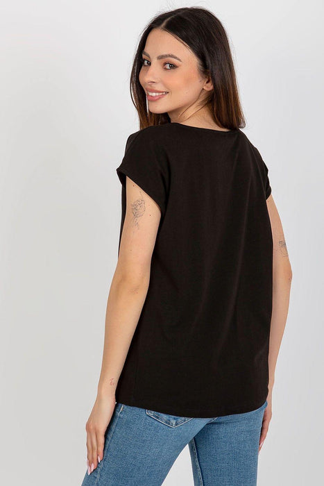 Stylish Cut-Out T-Shirt for Trendsetting Women