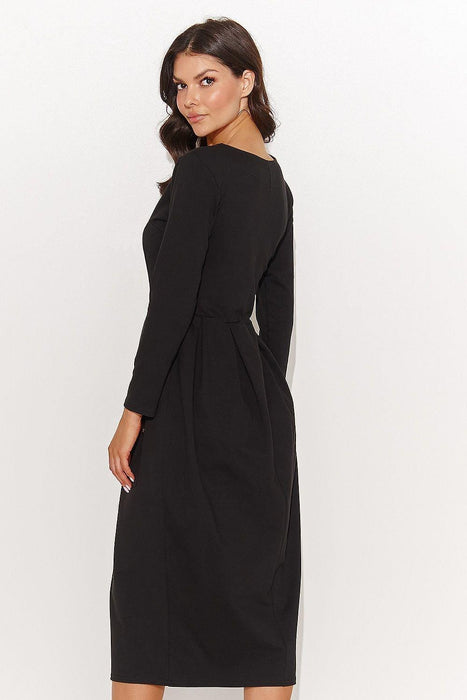 Elegant Comfort Knit Midi Dress: A Perfect Blend of Style and Ease