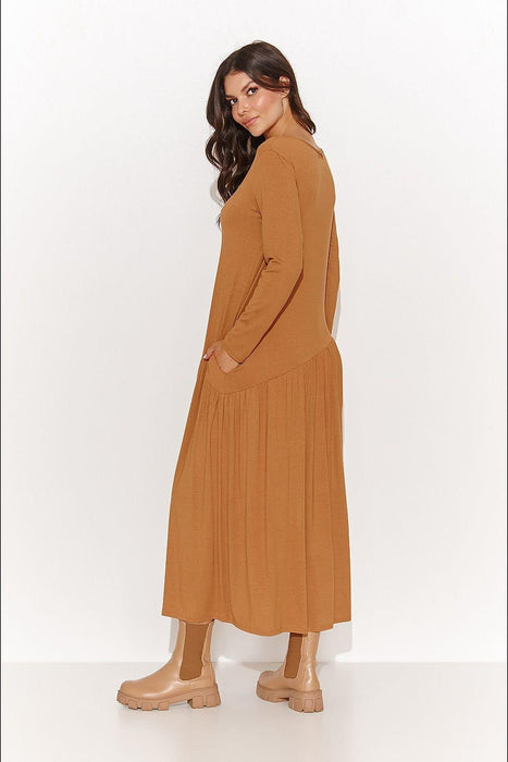 Elegant Viscose Knit Maxi Dress with Modern Touches