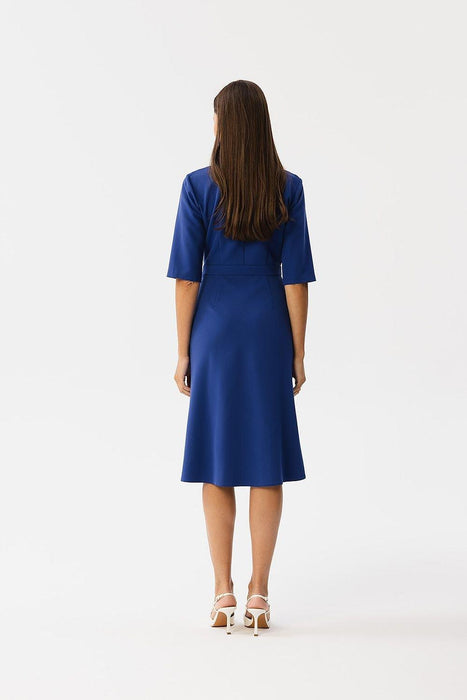 Elegant Collar Dress with Envelope Design - A Fusion of Classic and Contemporary