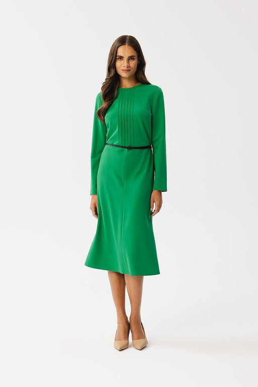 Chic Waist-Defined Midi Dress