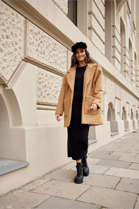 Sanchez Sheepskin Charm: Women's Stylish Long Jacket - A Must-Have for Autumn