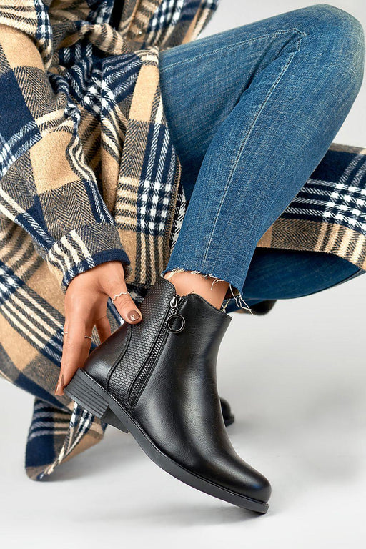 Chic Fur-Lined Winter Booties for Ultimate Comfort