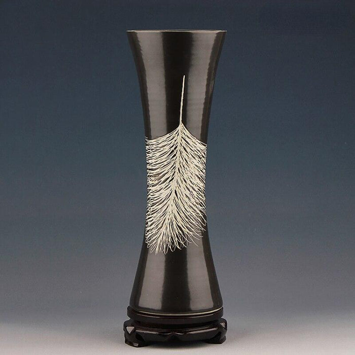 Elegant Ceramic Vase with Angel Feather Water Drop Design - Stylish Chinese Home Decor Piece