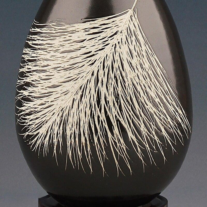 Elegant Angel Feather Ceramic Vase - A Stylish Addition for Modern Chinese Interiors