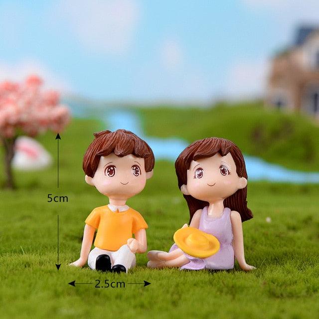 Fairy Garden Mini Resin Couple Chairs Set with Enchanting Design