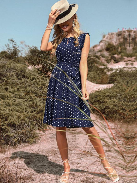 Elegant Polka Dot Pleated Dress - Effortless Charm for Any Occasion