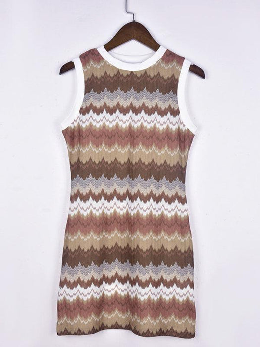 Stylish Sleeveless Knit Dress with Eye-Catching Geometric Wave Pattern