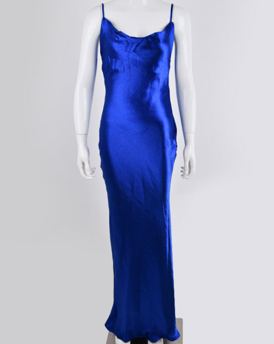 Elegant Backless Gown with Swing Neck - A Classic Solid Statement