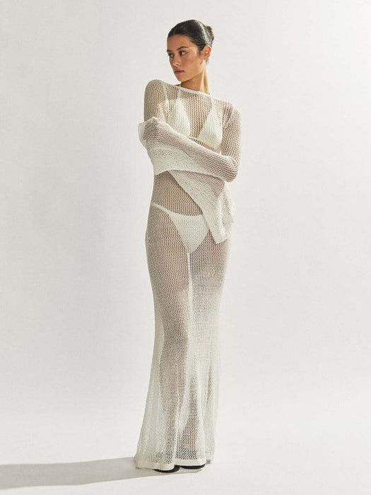 Chic Backless Knit Maxi Dress with Long Sleeves - Alluring Floor-Length Elegance