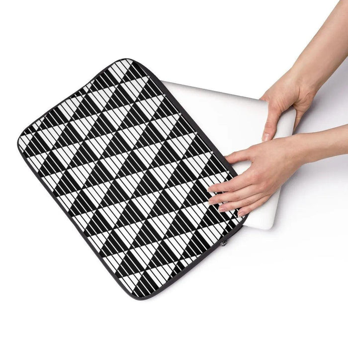 SecureTech Laptop Protector - Stylish Sleeve for Tech Gadgets