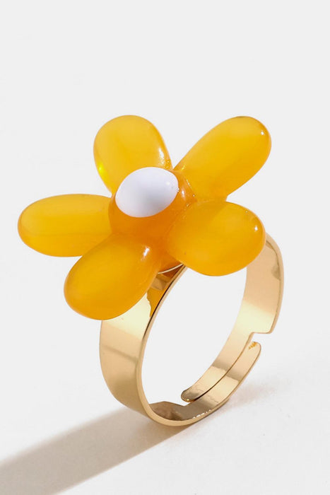 Petal Charm Resin Ring: Exquisite Floral Design