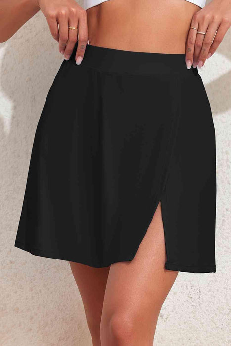 Stylish Beach Skirt with Trendy Slit and Practical Pockets