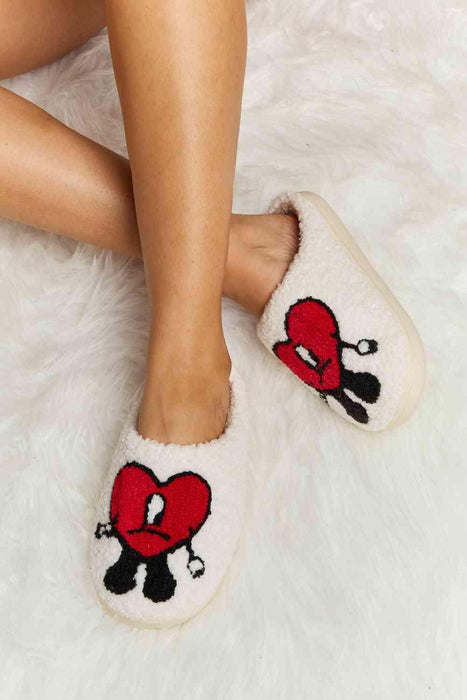 Melody Love Heart Print Plush Fleece Slippers for Cozy Comfort