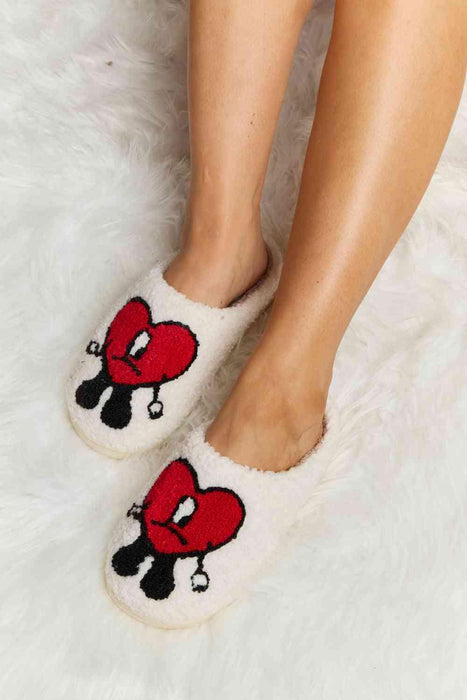 Melody Love Heart Print Plush Fleece Slippers for Cozy Comfort